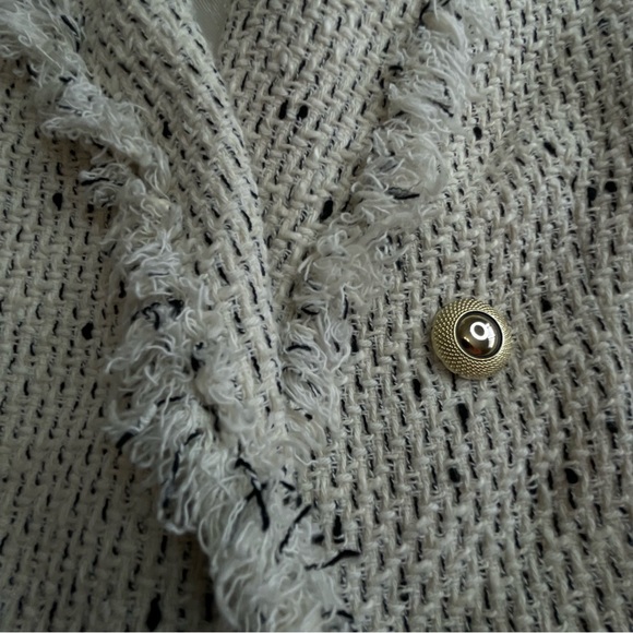 Zara Ivory Tweed Blazer with Gold Buttons - Picture 9 of 10